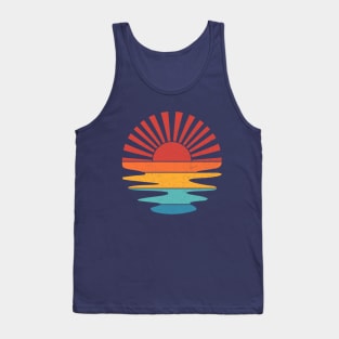 Vintage Wavy Sunset - Distressed Retro Sunshine Rays Tank Top